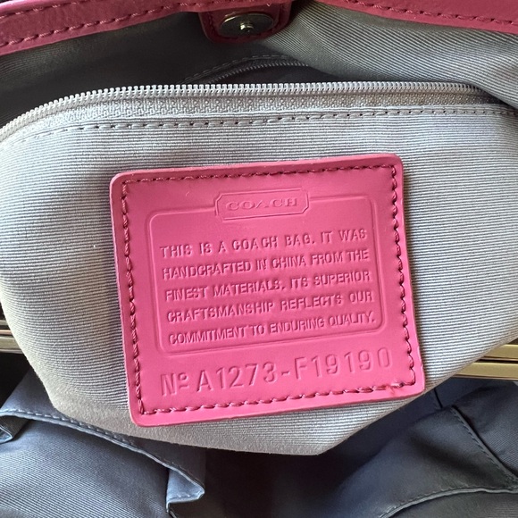 Vintage Coach handbag, like new. - Picture 3 of 4